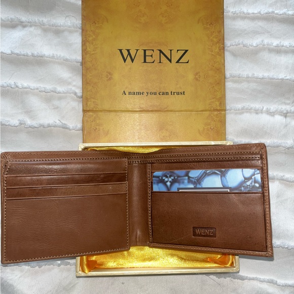 100% Leather- Men’s Wallet And Women’s Satchels And Carry-on Purses - Picture 10 of 16